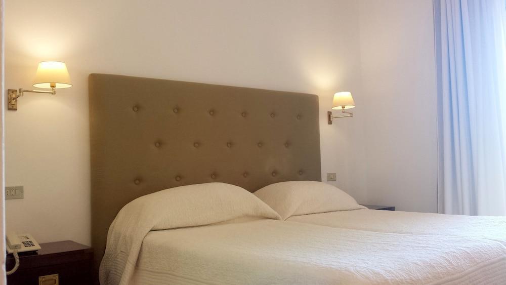 Hotel Le Ginestre Porto Cervo Bagian luar foto