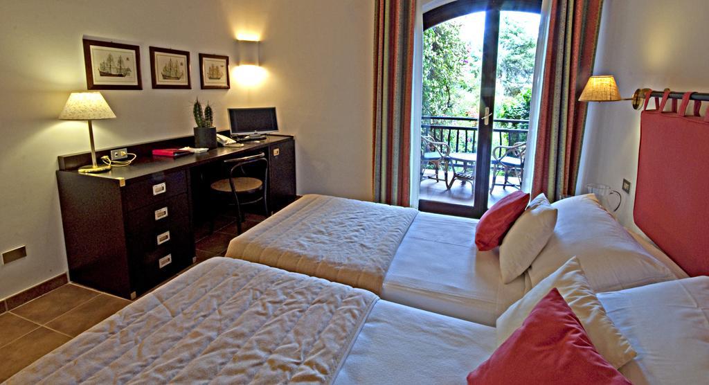 Hotel Le Ginestre Porto Cervo Bagian luar foto