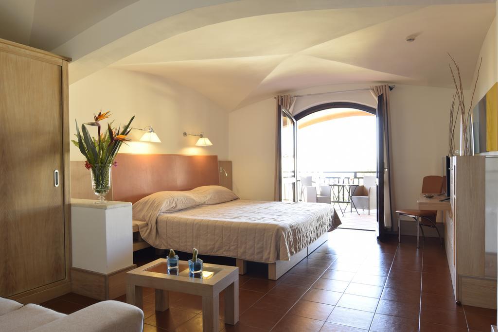 Hotel Le Ginestre Porto Cervo Bagian luar foto
