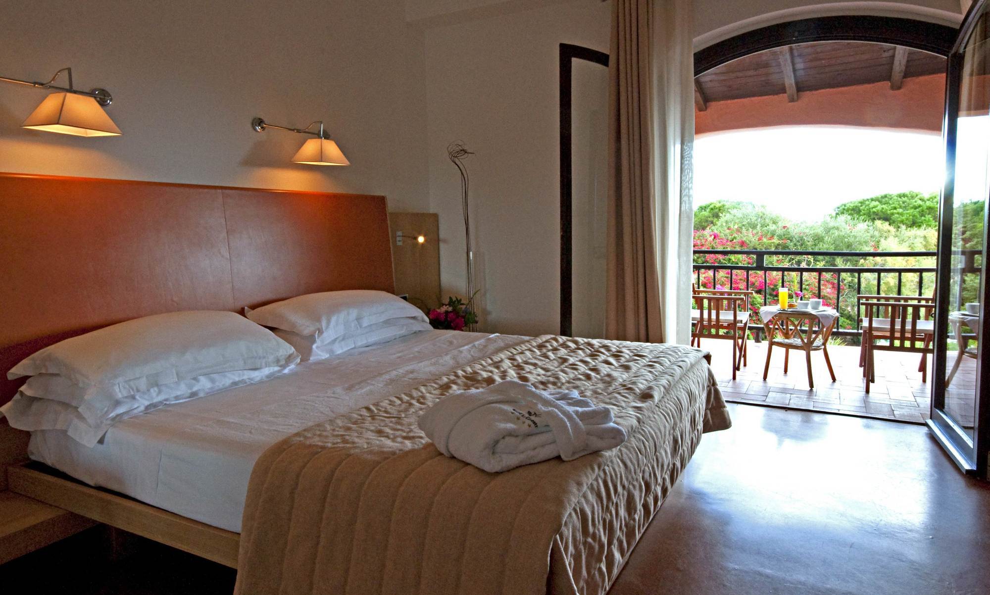 Hotel Le Ginestre Porto Cervo Bagian luar foto